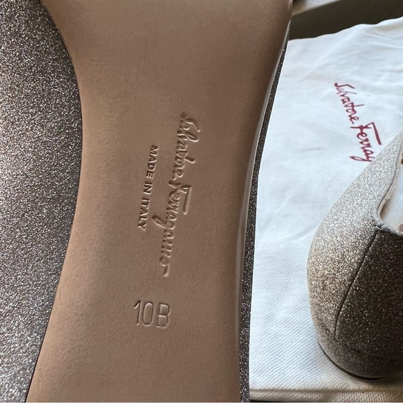 Salvatore Ferragamo Erice Vara Bow Silver Glitter Calf Leather Pumps 10B $895 - Picture 15 of 17